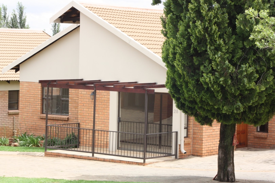2 Bedroom Property for Sale in Langenhovenpark Free State